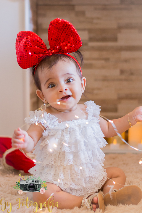 mais  uma vez com as luzinhas de natal, ela amou! momento registrado pela fotografa Giscellayne | Gy fotografia, fotografo em londrina especializado em ensaios de gestante, bebe, crianças e família!