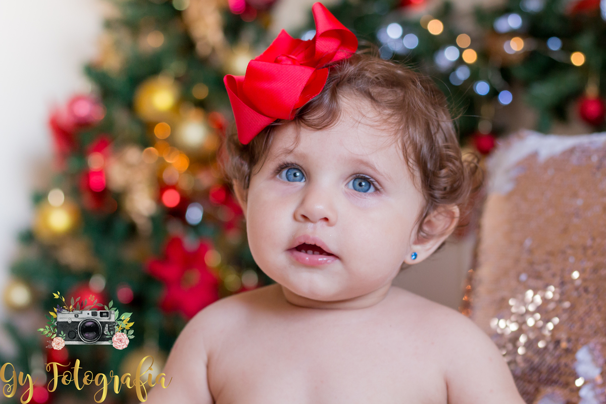 esse olhar mais fofo! Momento registrado pela Giscellayne | Gy fotografia, fotografo especializado em ensaio de familia, gestante, bebes e crianças. sessão fotografica de natal.