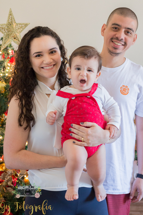 chega de sorrisos, agora vou fazer caretas! Momento registrado pela Giscellayne | Gy Fotografia, fotografo em Londrina especializada em ensaios de mamaes gravidas, gestantes, bebes e crianças.