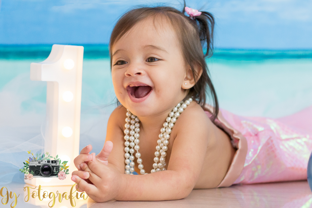 É os filhos crescem rápido de mais! Temos que registrar cada momento para não se perderem no tempo! Momento registrado pela fotografa Giscellayne | Gy fotografia, fotografo em Londrina especializado em ensaios de bebes e crianças.