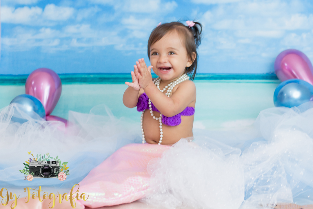 que tal cantar um parabéns pra ja ir treinando para o seu aniversário! Momento registrado pela fotografa Giscellayne | Gy fotografia, fotografo em Londrina especializado em ensaios de bebes e crianças.