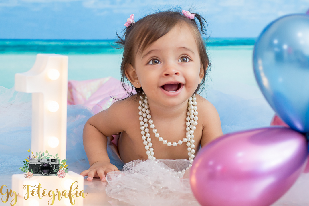 Manu faz 1 ano em breve! Momento registrado pela fotografa Giscellayne | Gy fotografia, fotografo em Londrina especializado em ensaios de bebes e crianças.