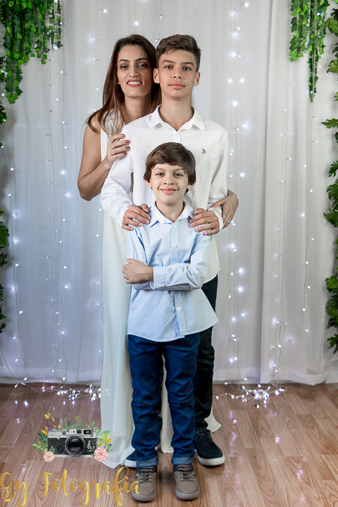 Ensaio de dia das mães. Momento registrado pela Giscellayne. Gy Fotografia fotografo especializado em ensaios de familia em Londrina.