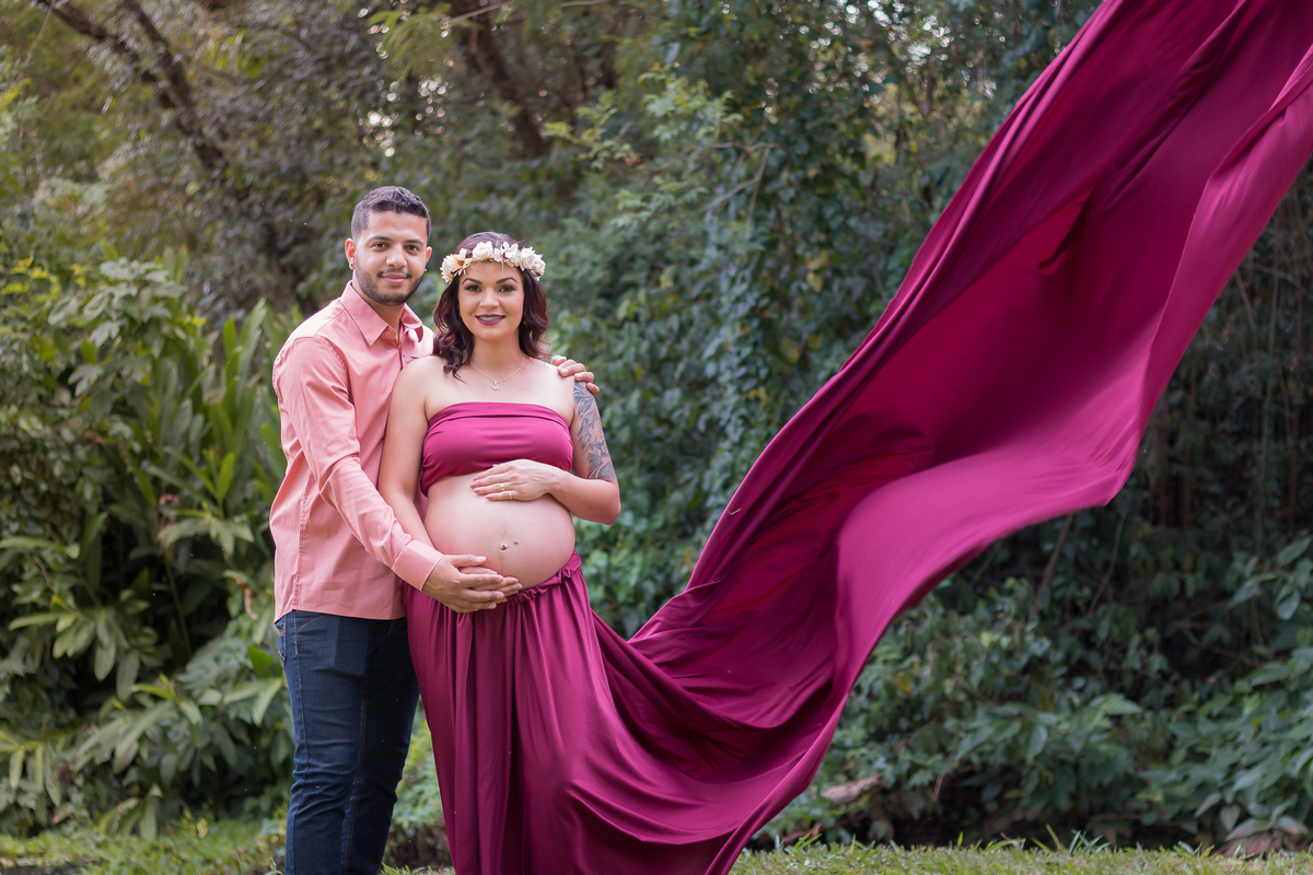 Ensaio de gestante no lago igapó. Fotografa em Londrina especializada em ensaios de gestante. Momento registrado pela Giscellayne | Gy Fotografia.