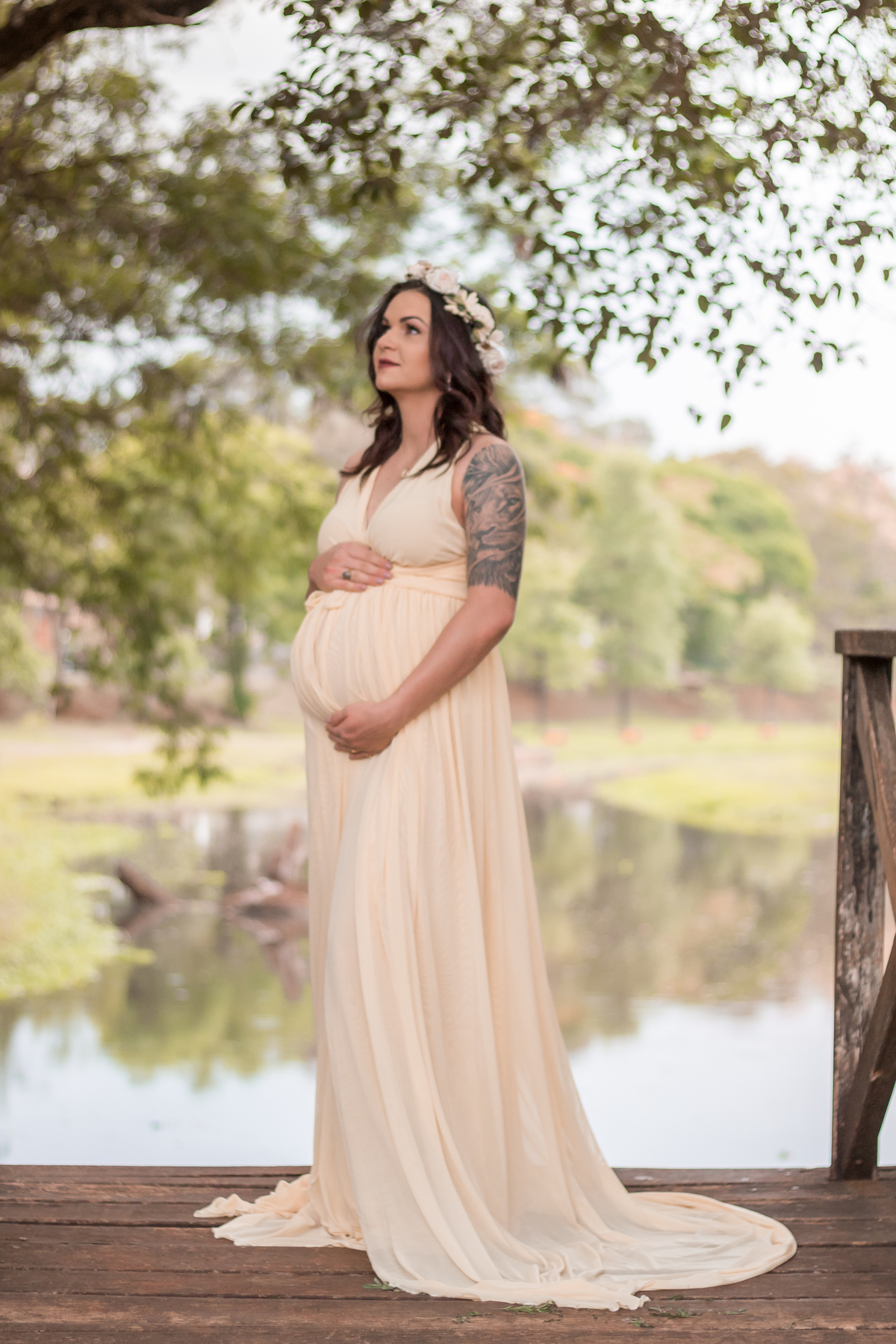 ahh essa ponte quebrada, faz um sucesso nas fotos! Ensaio de gestante no lago igapó. Fotografa em Londrina especializada em ensaios de gestante. Momento registrado pela Giscellayne | Gy Fotografia.