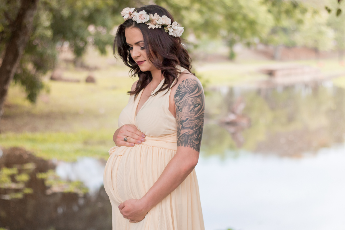 gravida linda no lago igapó, esse vestido amarelo da 
Bela ficou lindo nela! Ensaio de gestante no lago igapó. Fotografa em Londrina especializada em ensaios de gestante. Momento registrado pela Giscellayne | Gy Fotografia.