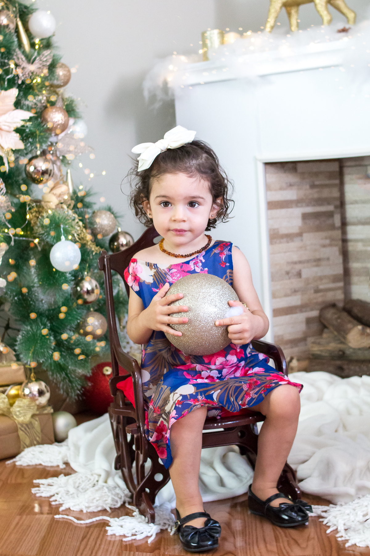 Tia, gostei dessa bolonaa!!! Sessão fotográfica em estúdio, fotos de natal. 
Fotografo barato em londrina, Momento registrado pela fotógrafa Giscellayne - Gy fotografia, especialista em mini ensaios de bebes e crianças