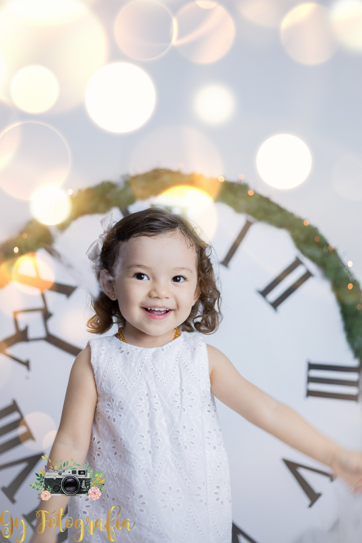 divando a pequena Beatriz! Mini ensaio de natal, fotografo em londrina, momento registrado pela fotografa Giscellayne | Gy fotografia, fotógrafa especializada em ensaios de bebes, crianças e gestantes.