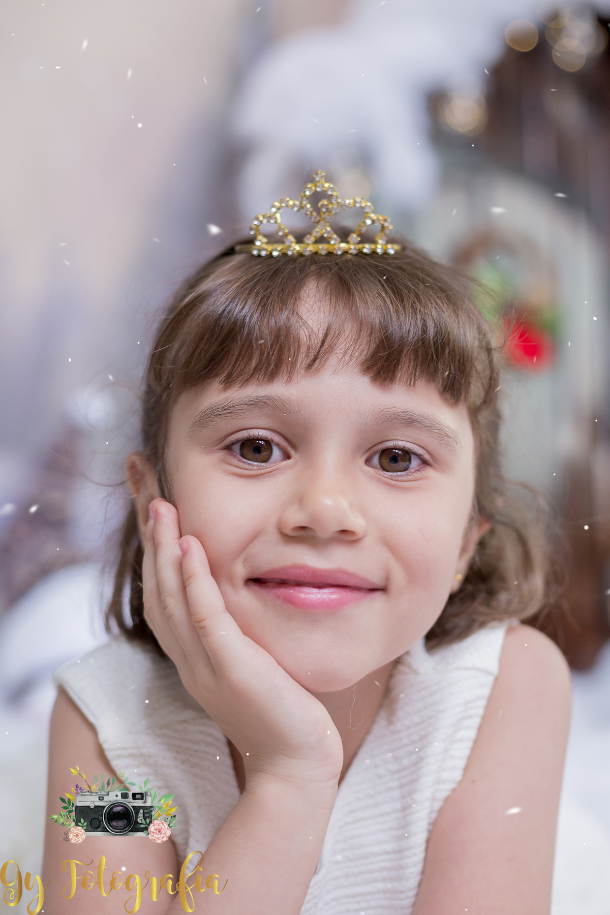 e esse olhar lindo: uma princesa linda!  Mini ensaio de natal e ano novo, fotografo em Londrina. Momento registrado pela fotografa Giscellayne | Gy fotografia, fotógrafa especializada em ensaios de bebes, crianças e gestantes.