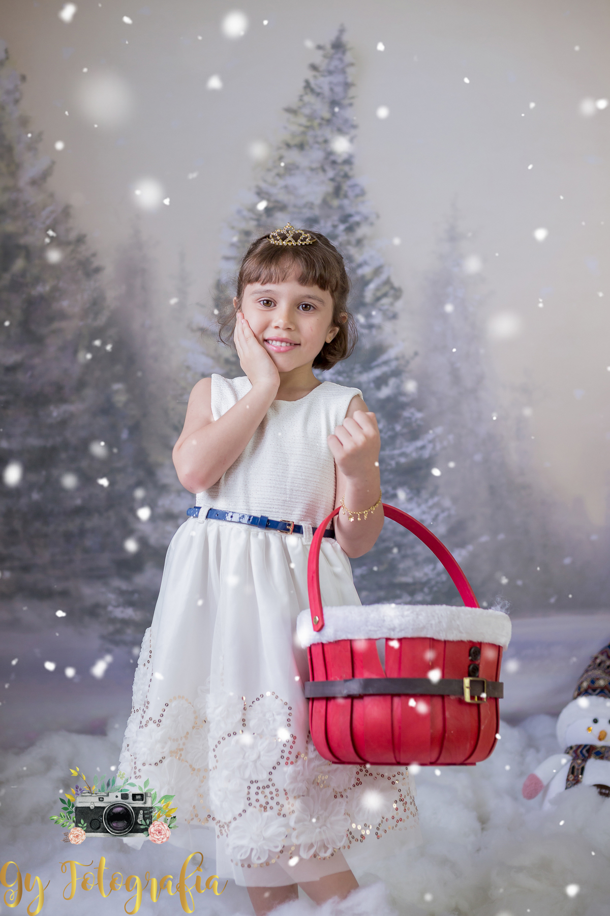 é muito princesa essa menina linda!  Mini ensaio de natal e ano novo, fotografo em Londrina. Momento registrado pela fotografa Giscellayne | Gy fotografia, fotógrafa especializada em ensaios de bebes, crianças e gestantes.