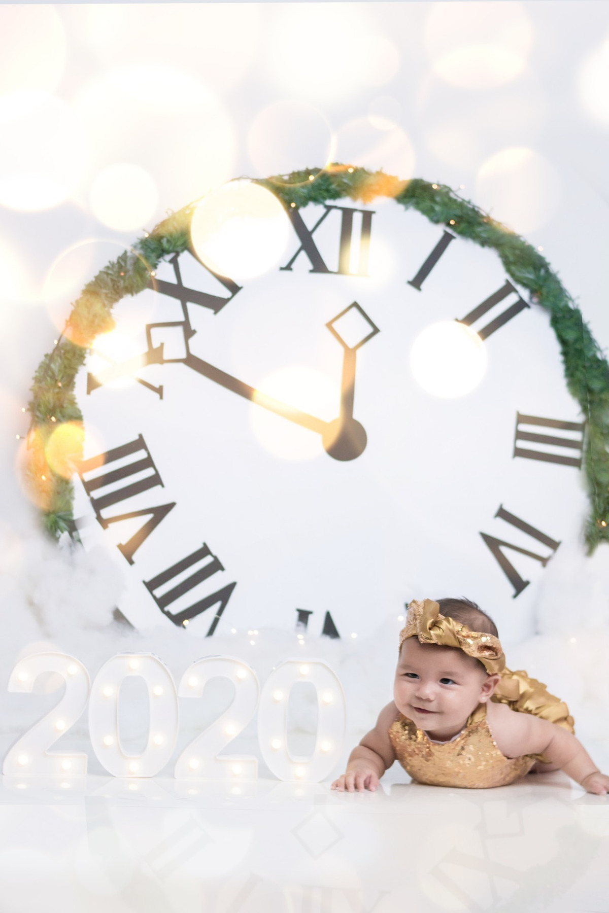 Cenário de ano novo! Mini ensaio de natal e ano novo, fotografo em Londrina. Momento registrado pela fotografa Giscellayne | Gy fotografia, fotógrafa especializada em ensaios de bebes, crianças e gestantes.