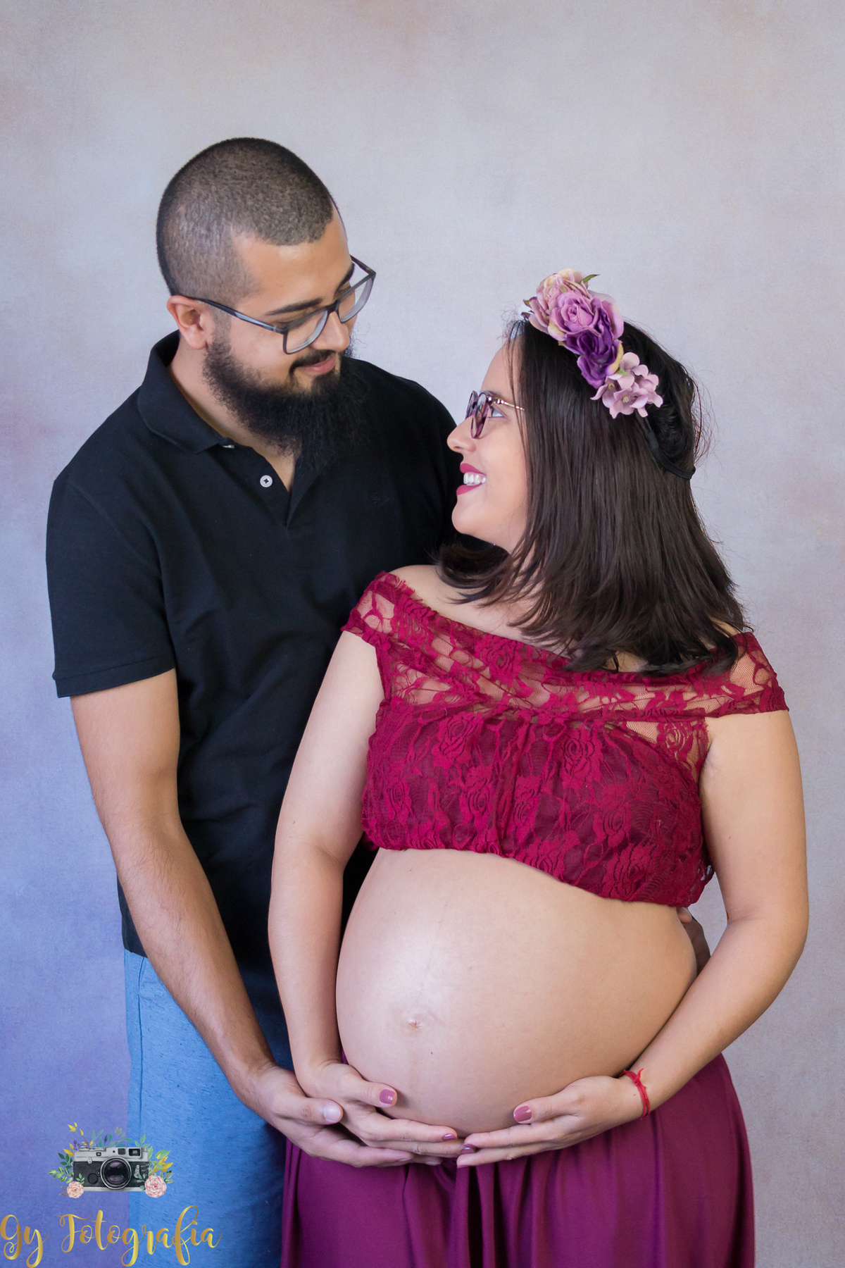 Ensaio de gestante em estúdio em Londrina. Fotografo especializado em ensaios de gestantes. Momento registrado pela fotografa Giscellayne | Gy fotografia!