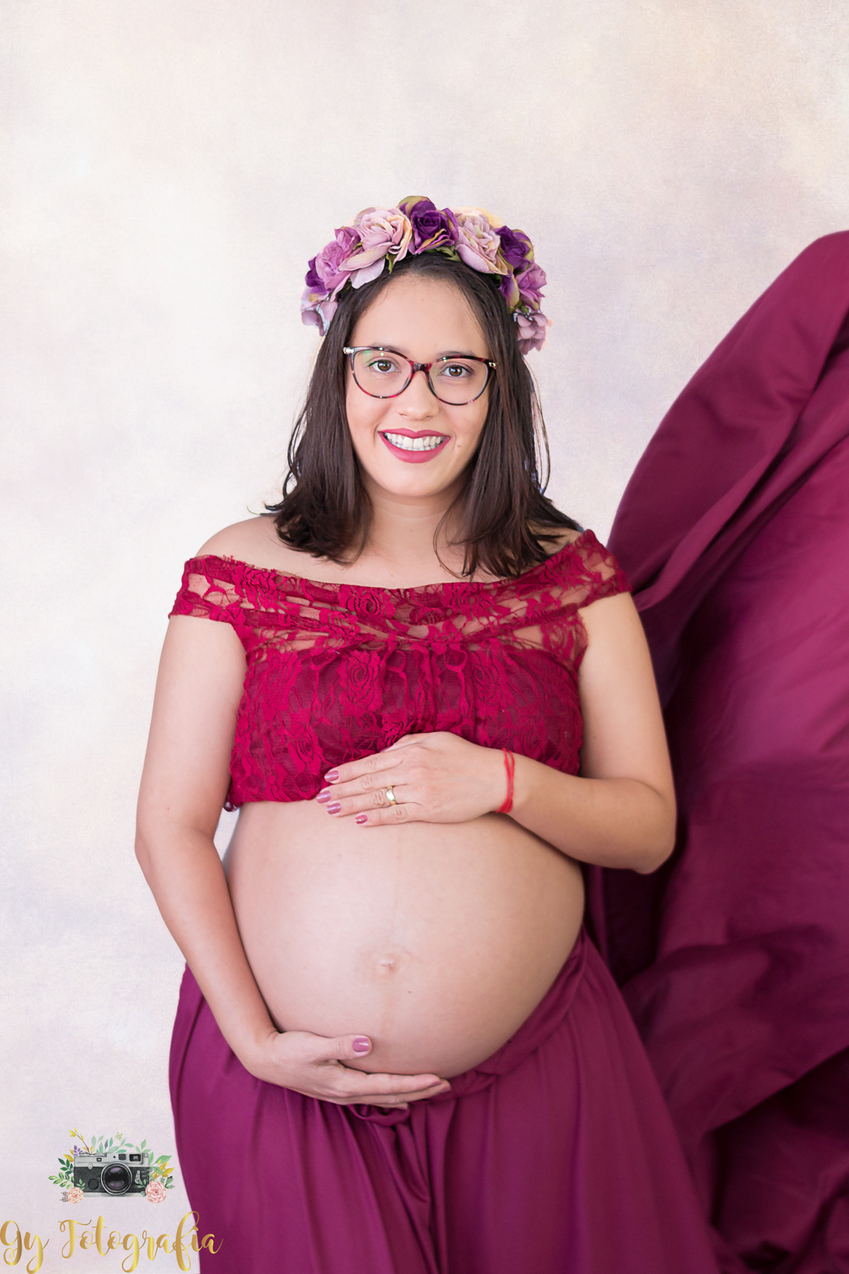 Ensaio de gestante em estúdio em Londrina. Fotografo especializado em ensaios de gestantes. Momento registrado pela fotografa Giscellayne | Gy fotografia!