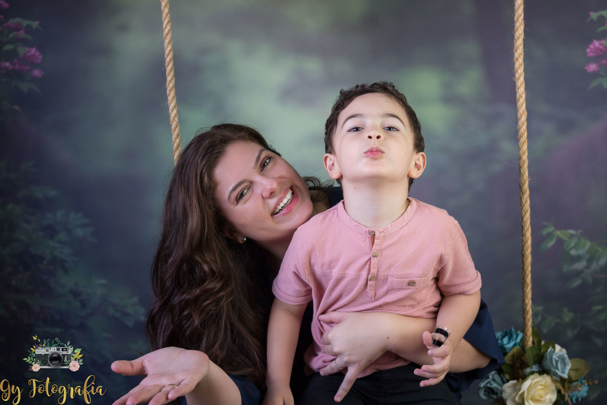 beijinho pra você! 
Cenário de balanço no estúdio. Ensaio de dia das mães, fotografo em londrina!