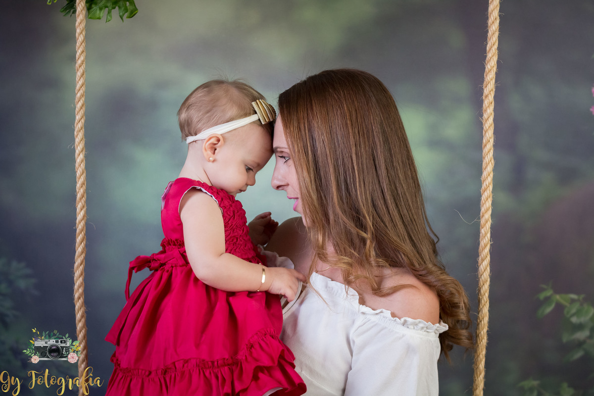Ensaio de dia das mães em londrina. Fotografa de família em estúdio.