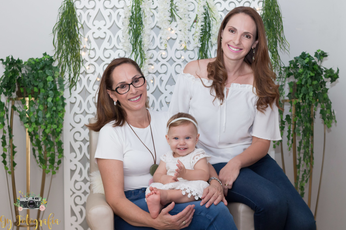 Ensaio de dia das mães em londrina. Fotografa de família em estúdio.