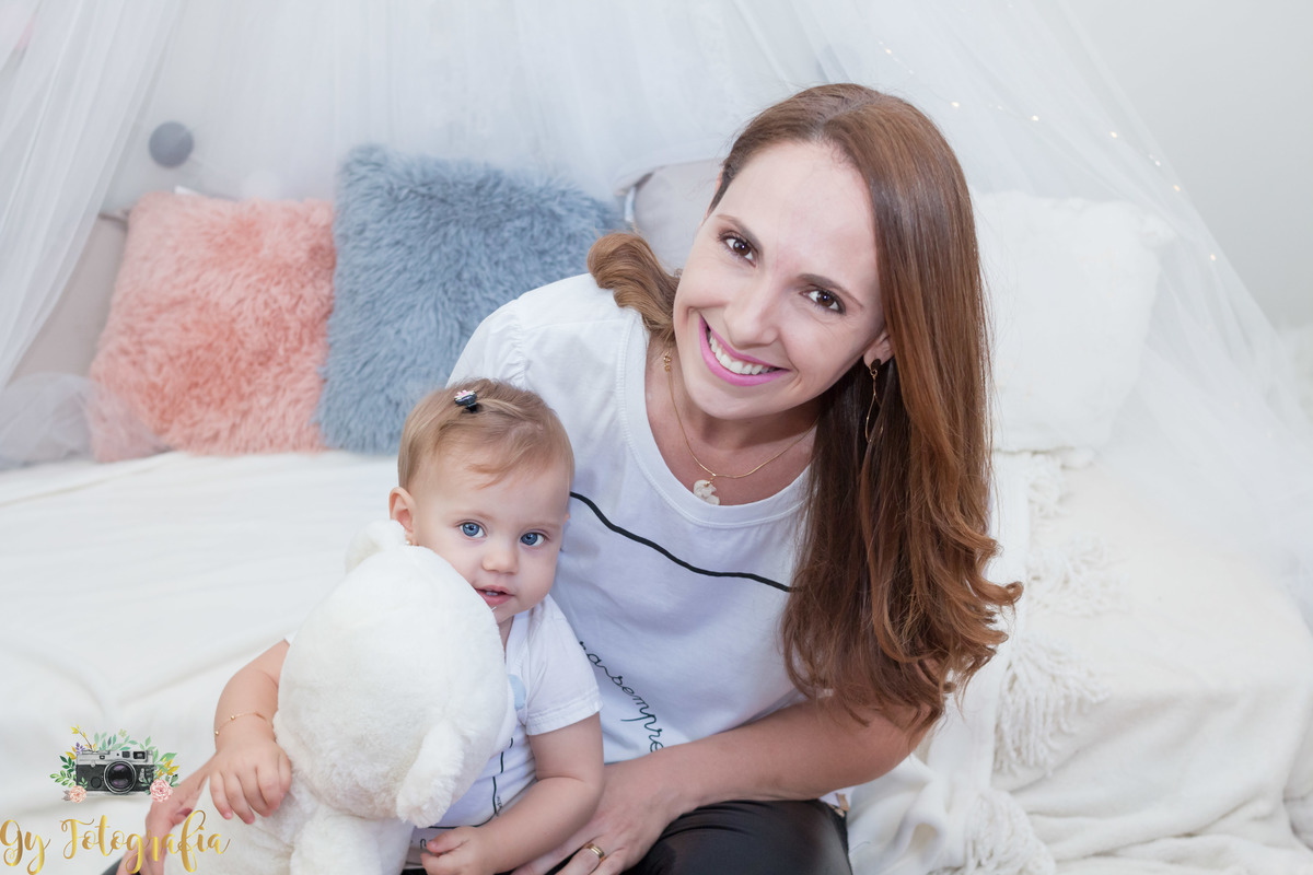 Ensaio de dia das mães em londrina. Fotografa de família em estúdio.
