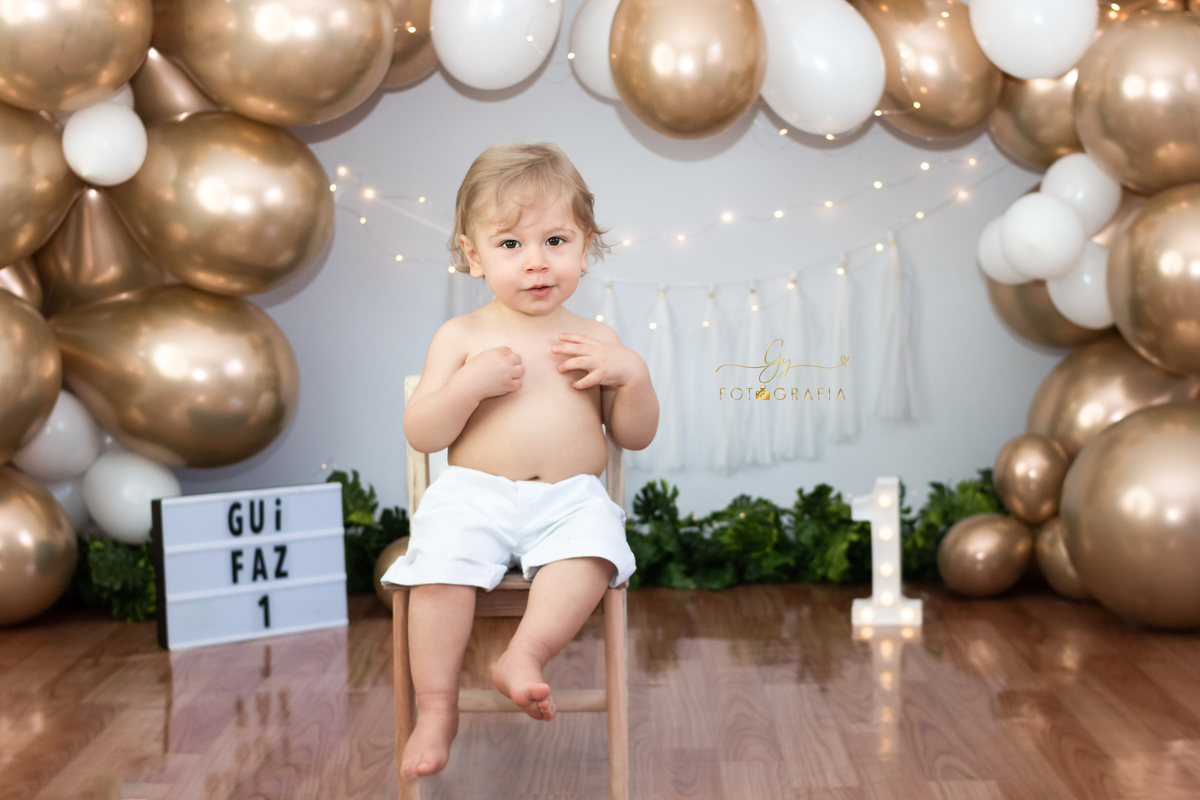 Guilherme menino lindo de 1 ano e sua festa no estudio! Aniversario no estudio da tia gy! Fotografo em londrina especializado em ensaios de bebes e crianças. Smash the cake. momento registrado pela Giscellayne fotografa da Gy fotografia