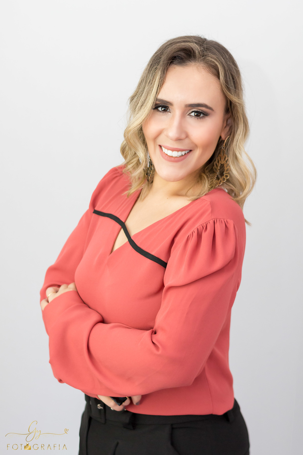 Fotos profissionais para perfil comercial. Fotografo em londrina para empresas, fotos em fundo branco. Clique pela fotografa Giscellayne | Gy fotografia.