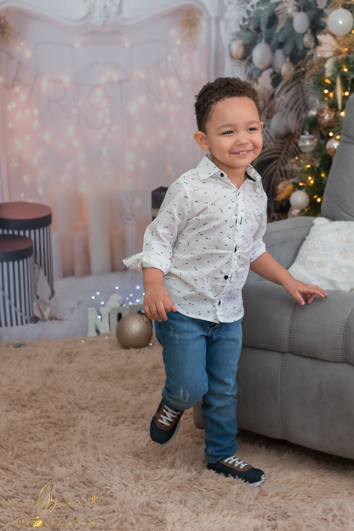 Mini ensaio de natal barato em londrina. Fotografo em londrina especializado em sessões de fotos de bebês e crianças. 