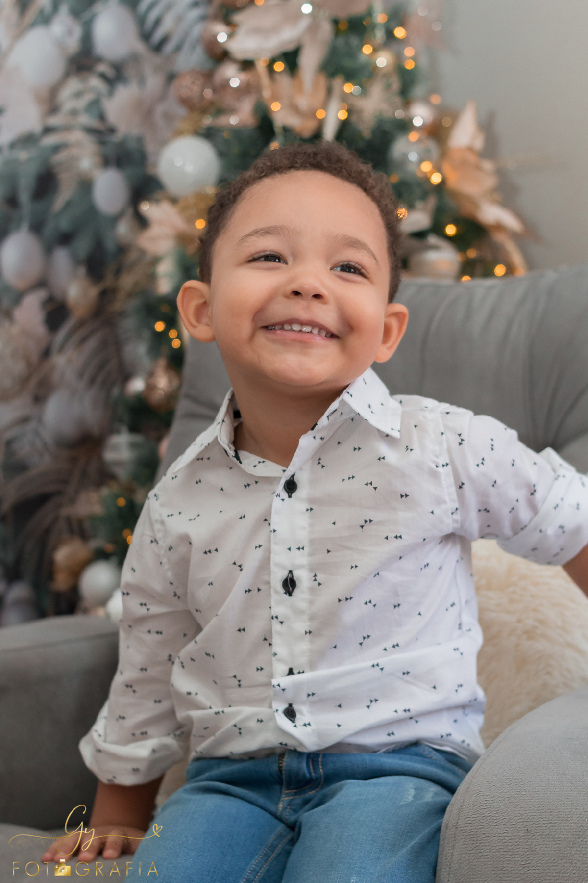 Mini ensaio de natal barato em londrina. Fotografo em londrina especializado em sessões de fotos de bebês e crianças. 