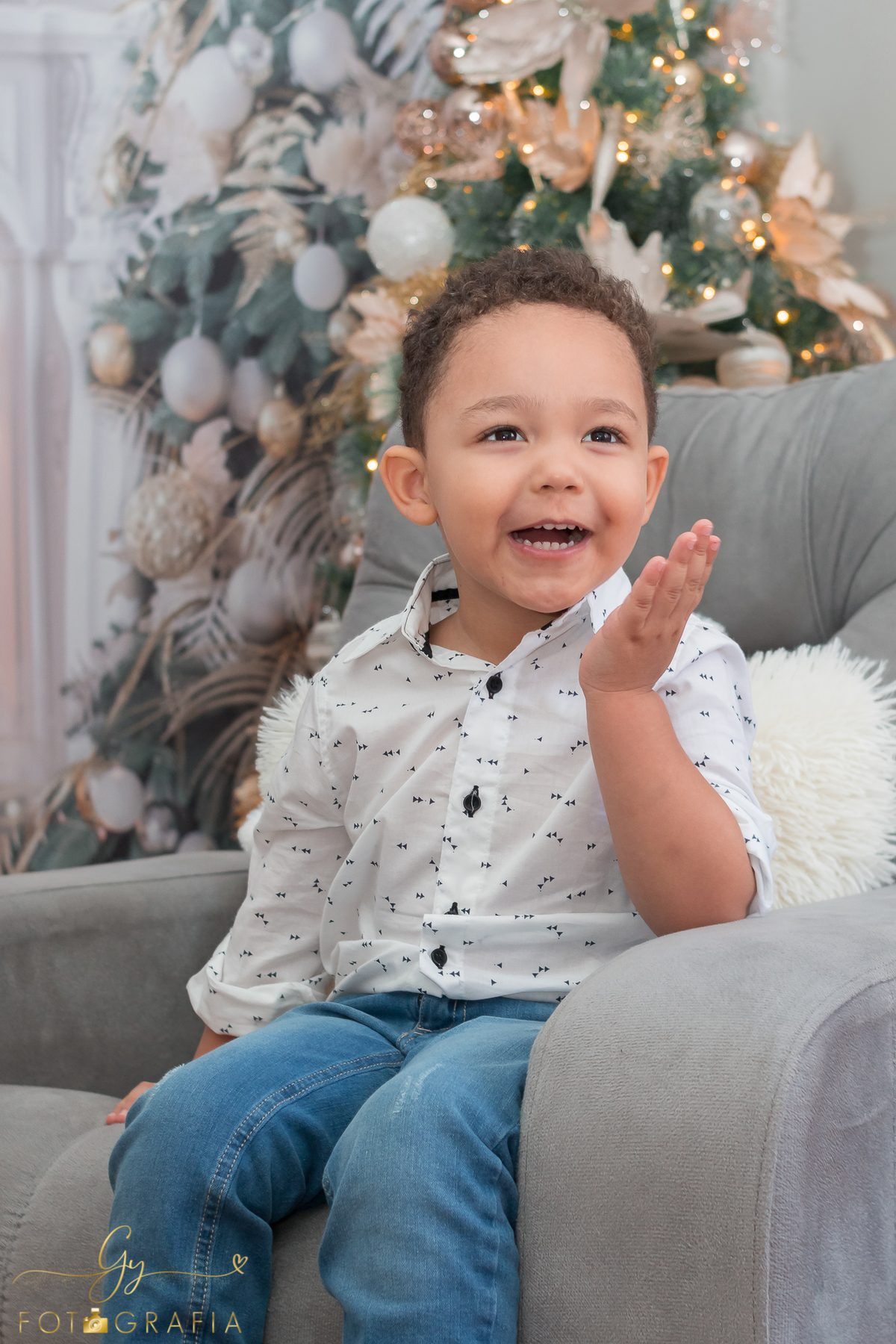 Mini ensaio de natal barato em londrina. Fotografo em londrina especializado em sessões de fotos de bebês e crianças. 