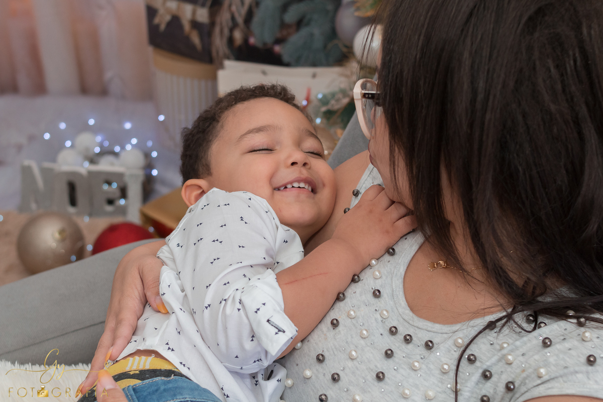 Mini ensaio de natal barato em londrina. Fotografo em londrina especializado em sessões de fotos de bebês e crianças. 