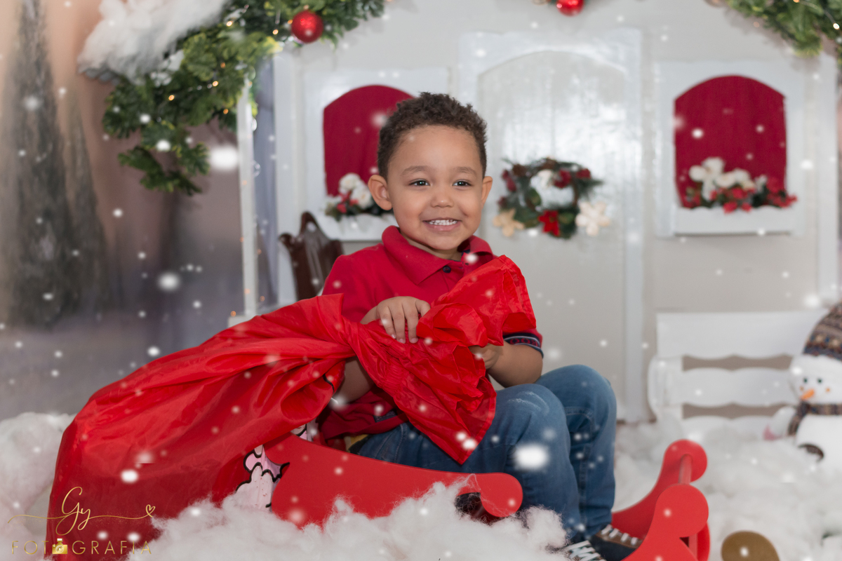 Mini ensaio de natal barato em londrina. Fotografo em londrina especializado em sessões de fotos de bebês e crianças. 