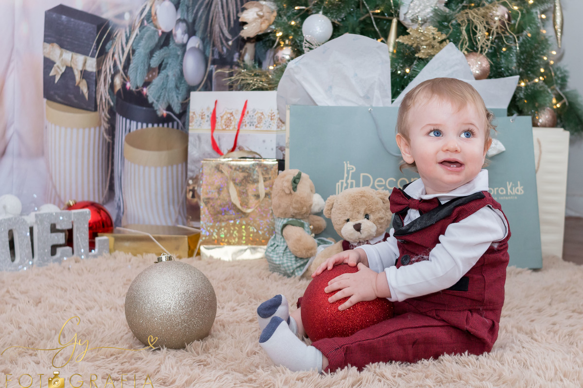 Mini ensaio de natal para loja de produtos de decoração e presentes para bebes e crianças em Londrina-Pr. Momento registrado pela fotógrafa Giscellayne | Gy fotografia. Fotografo em londrina especializado em ensaios de bebes e gestantes.