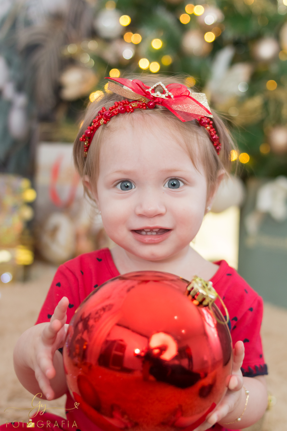 Mini ensaio de natal em londrina. Fotografo em londrina especializado em sessões de fotos de bebês e crianças. 