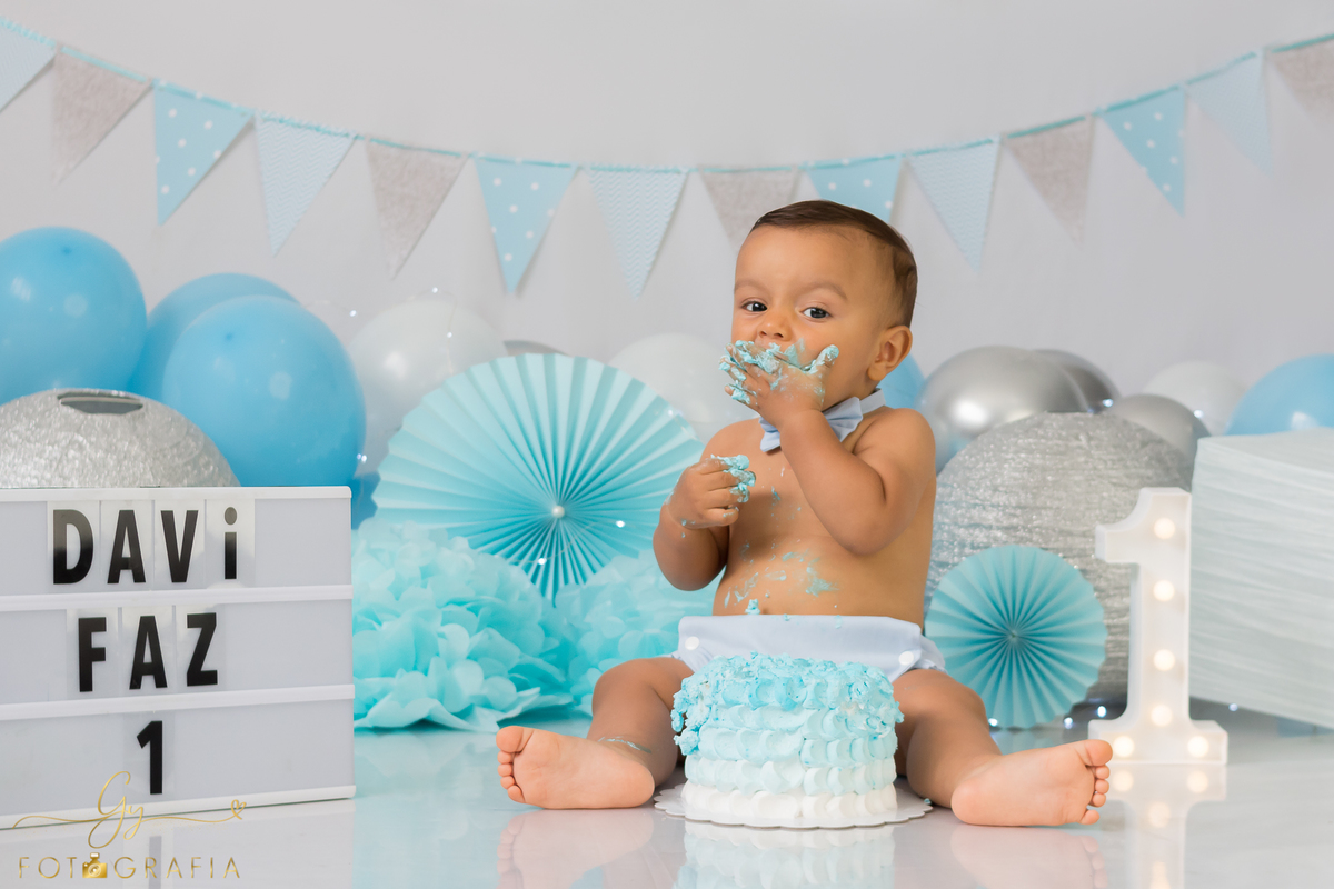 Smash the cake em estudio. Ensaio do primeiro aniversário.
fotógrafo e Londrina especializado em ensaio de bebes e crianças! Momento registrado pela fotografa Giscellayne - Gy Fotografia