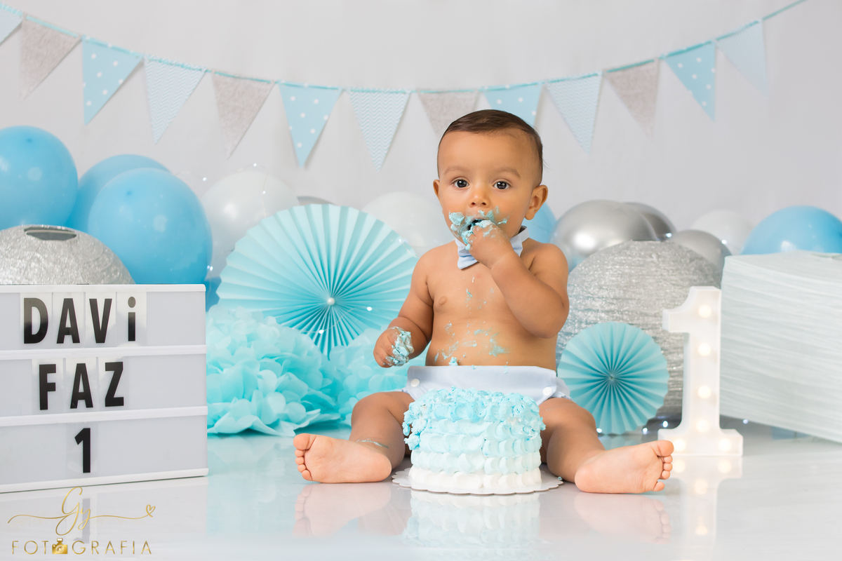 Smash the cake em estudio. Ensaio do primeiro aniversário.
fotógrafo e Londrina especializado em ensaio de bebes e crianças! Momento registrado pela fotografa Giscellayne - Gy Fotografia