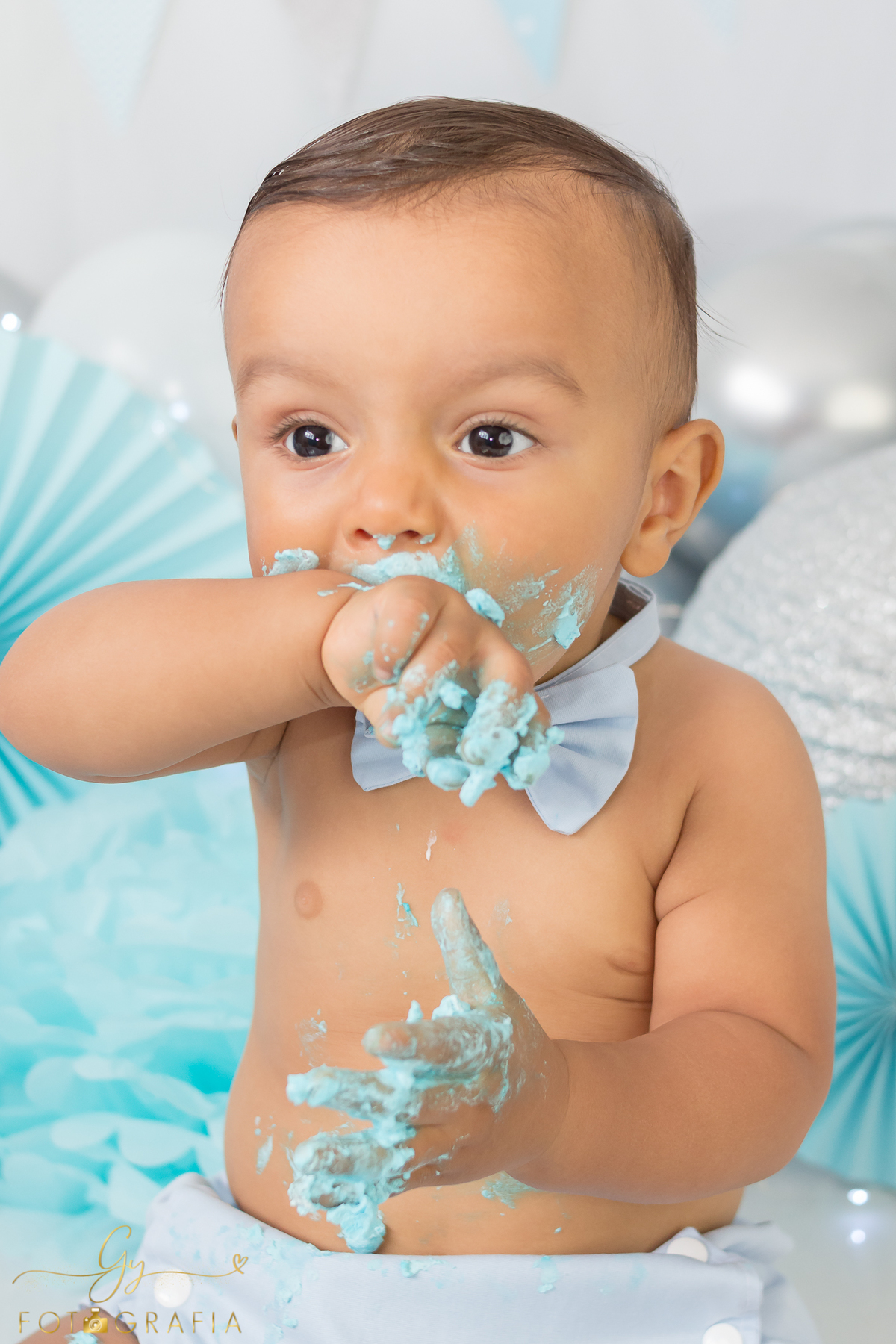 Smash the cake em estudio. Ensaio do primeiro aniversário.
fotógrafo e Londrina especializado em ensaio de bebes e crianças! Momento registrado pela fotografa Giscellayne - Gy Fotografia