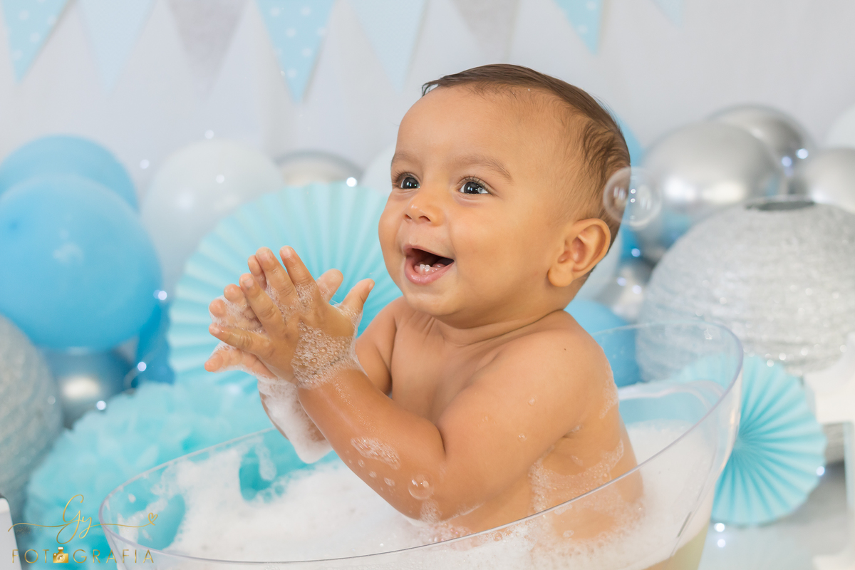 Smash the cake em estudio. Ensaio do primeiro aniversário.
fotógrafo e Londrina especializado em ensaio de bebes e crianças! Momento registrado pela fotografa Giscellayne - Gy Fotografia