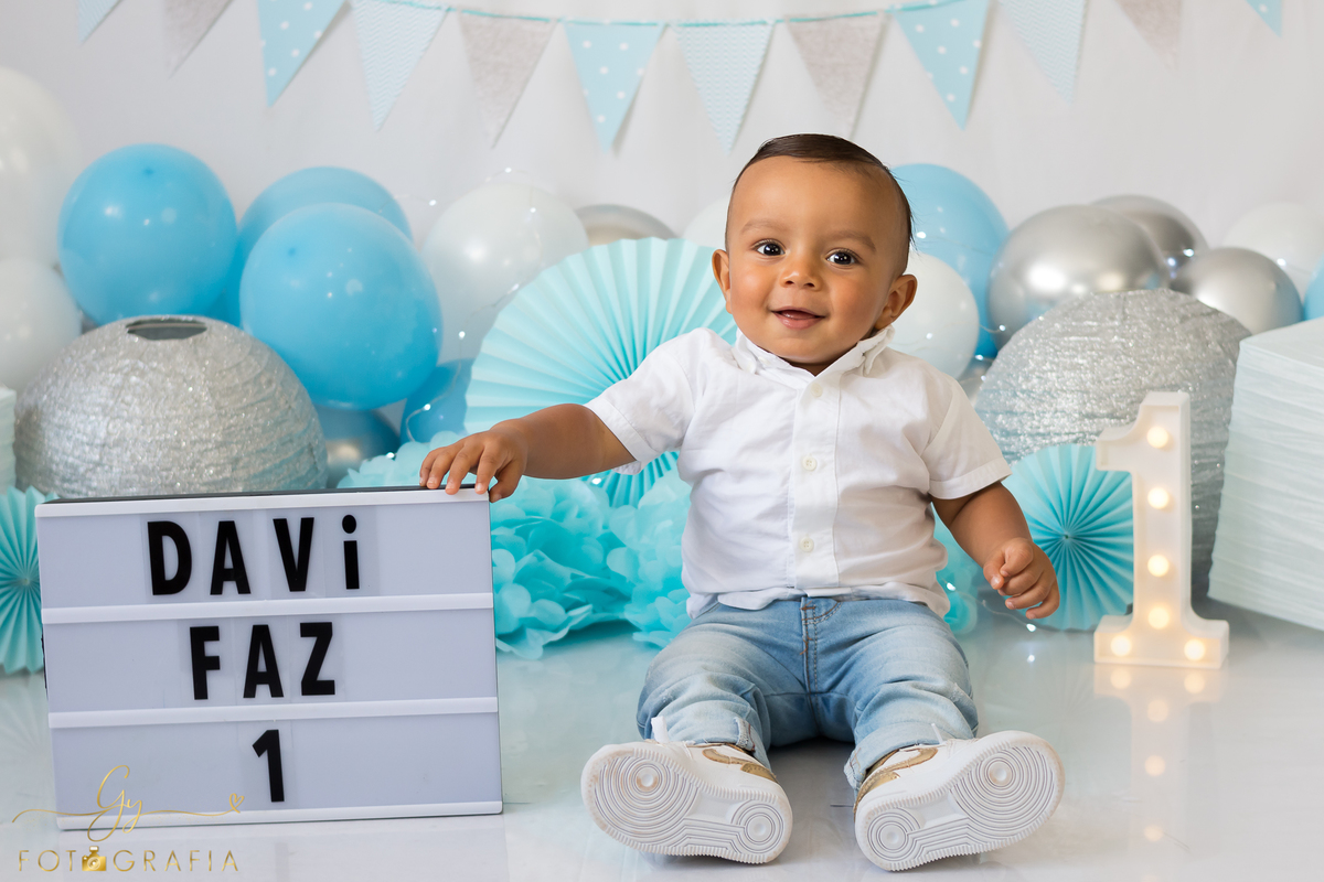 Smash the cake em estudio. Ensaio do primeiro aniversário.
fotógrafo e Londrina especializado em ensaio de bebes e crianças! Momento registrado pela fotografa Giscellayne - Gy Fotografia