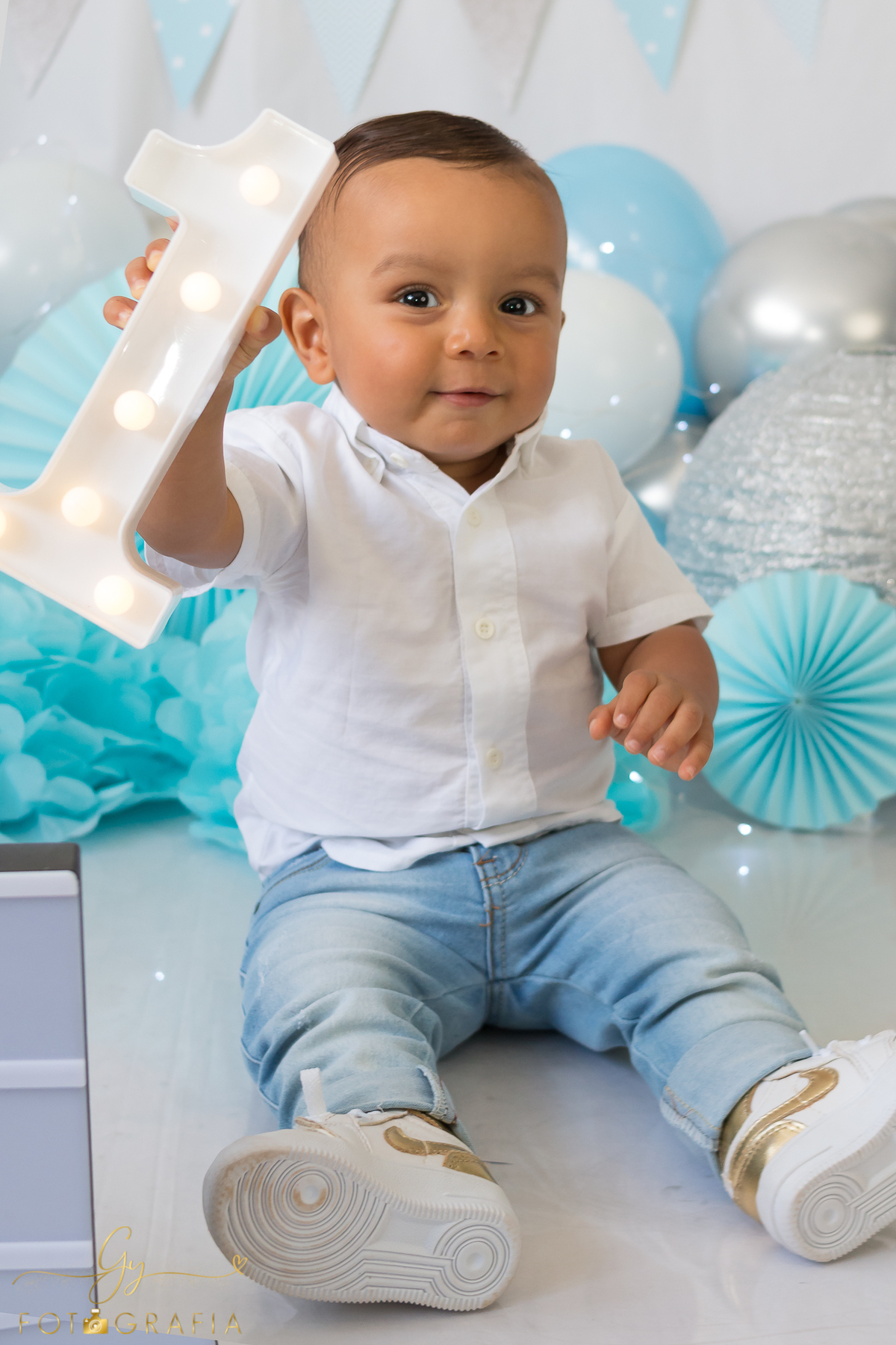 Smash the cake em estudio. Ensaio do primeiro aniversário.
fotógrafo e Londrina especializado em ensaio de bebes e crianças! Momento registrado pela fotografa Giscellayne - Gy Fotografia