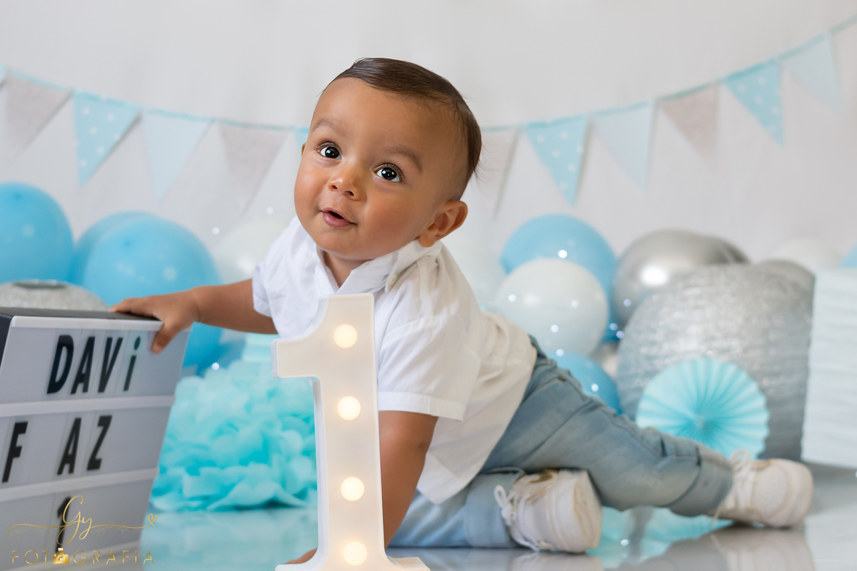 Smash the cake em estudio. Ensaio do primeiro aniversário.
fotógrafo e Londrina especializado em ensaio de bebes e crianças! Momento registrado pela fotografa Giscellayne - Gy Fotografia