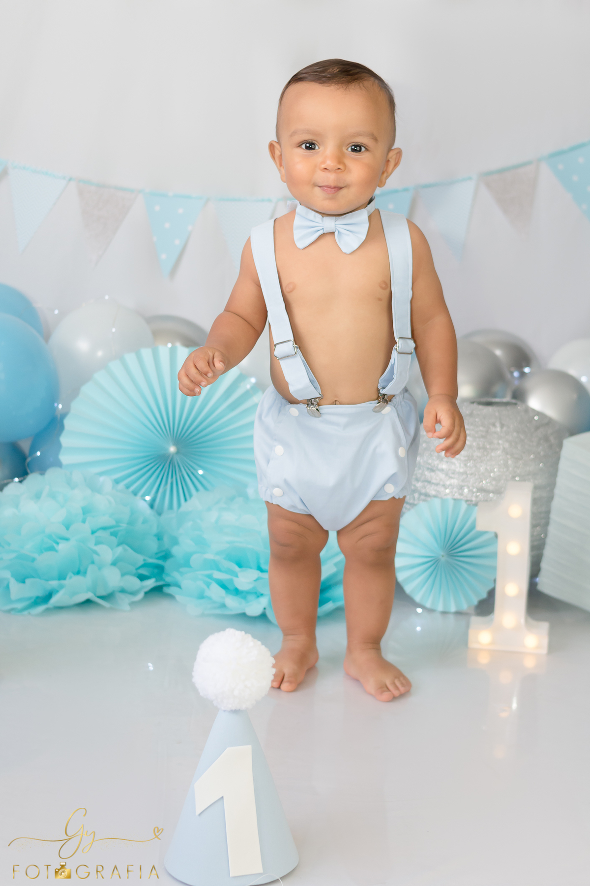 Smash the cake em estudio. Ensaio do primeiro aniversário.
fotógrafo e Londrina especializado em ensaio de bebes e crianças! Momento registrado pela fotografa Giscellayne - Gy Fotografia