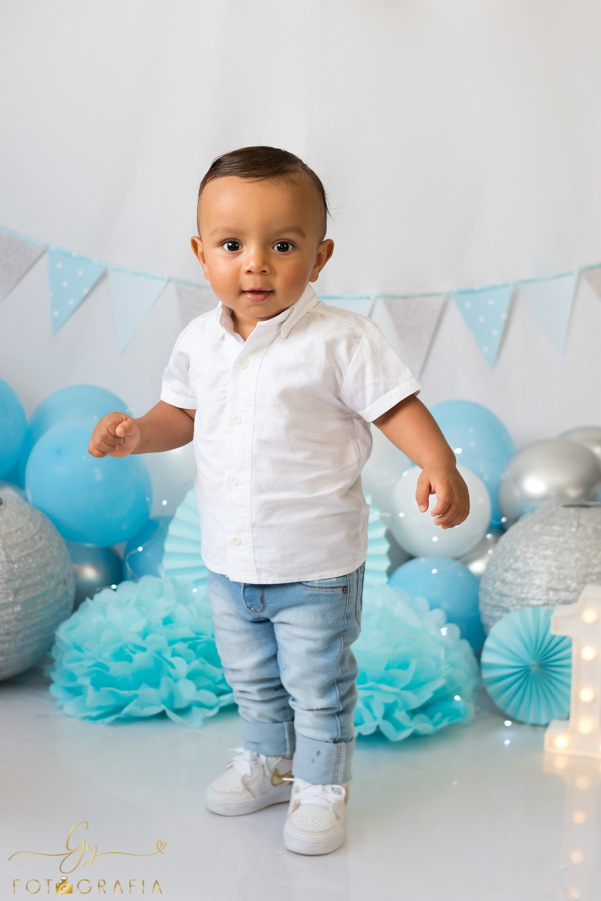 Smash the cake em estudio. Ensaio do primeiro aniversário.
fotógrafo e Londrina especializado em ensaio de bebes e crianças! Momento registrado pela fotografa Giscellayne - Gy Fotografia