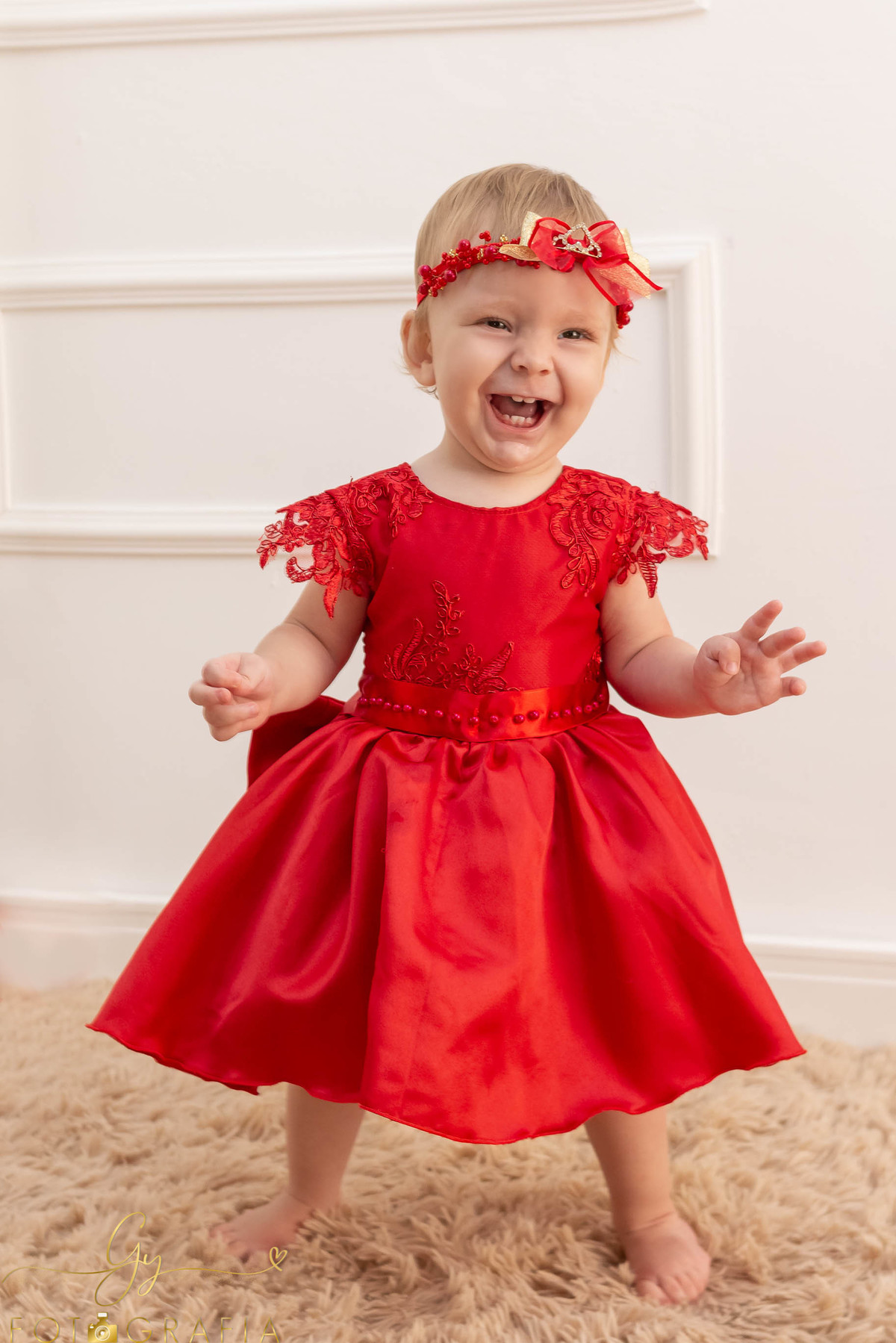 Smash the Cake e Milk Bath com frutinhas. Fotografo em Londrina especializado em ensaio de crianças e bebês. Momento registrado pela fotografa Giscellayne - Gy Fotografia.