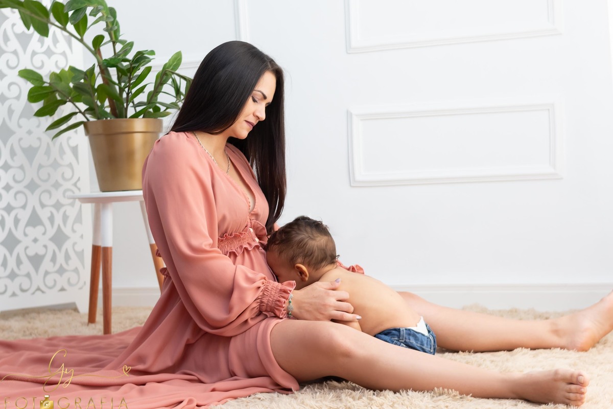 Acompanhamento ensaio de gestante. Fotografo especializado em gestante . Momento registrado pela fotografa Giscellayne - Gy Fotografia. Fotografo em Londrina.