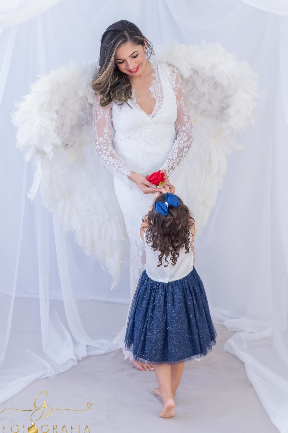 Mamãe anja! Asa de anjo dispoível para sessão de fotos. Mini ensaio de dia das mães, fotografo em Londrina especializado em ensaios de gestantes, bebes e crianças. Momento registrado pela fotografa Giscellayne | Gy fotografia