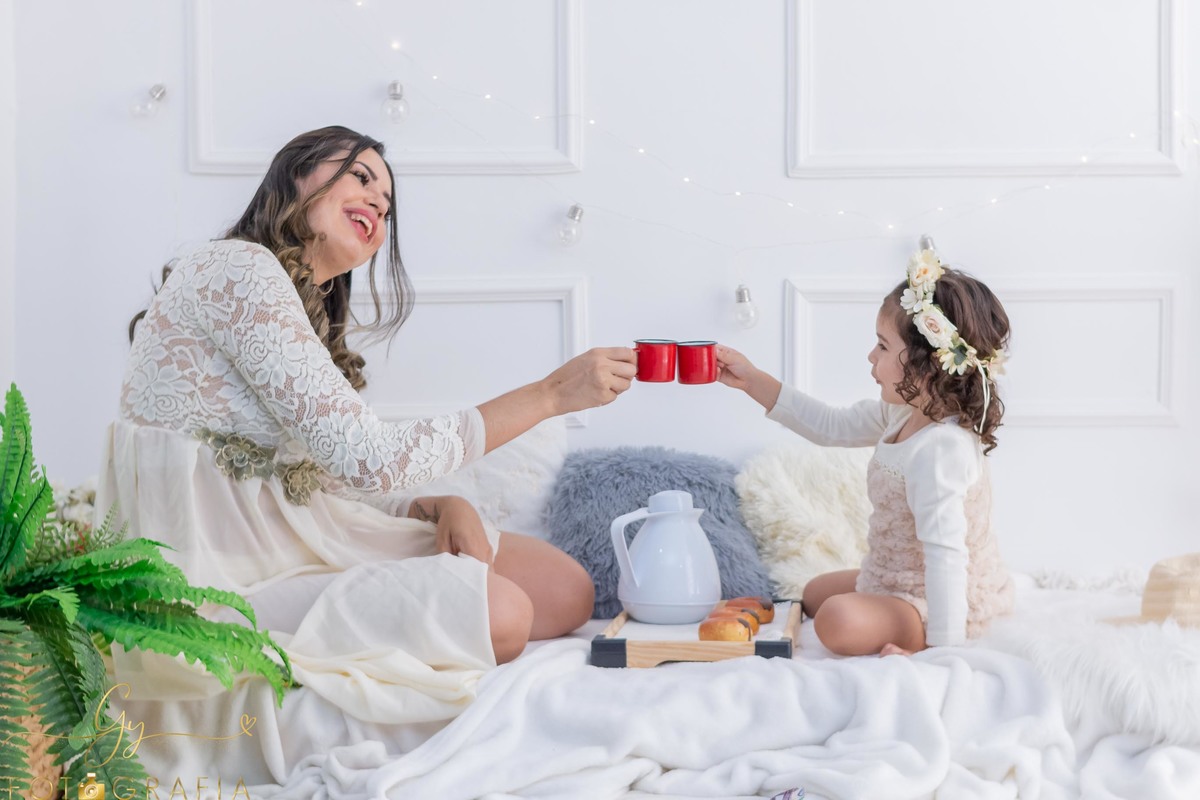 Mamãe anja! Asa de anjo dispoível para sessão de fotos. Mini ensaio de dia das mães, fotografo em Londrina especializado em ensaios de gestantes, bebes e crianças. Momento registrado pela fotografa Giscellayne | Gy fotografia