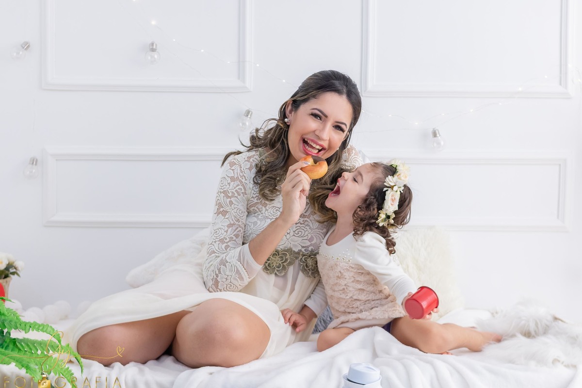 Mamãe anja! Asa de anjo dispoível para sessão de fotos. Mini ensaio de dia das mães, fotografo em Londrina especializado em ensaios de gestantes, bebes e crianças. Momento registrado pela fotografa Giscellayne | Gy fotografia