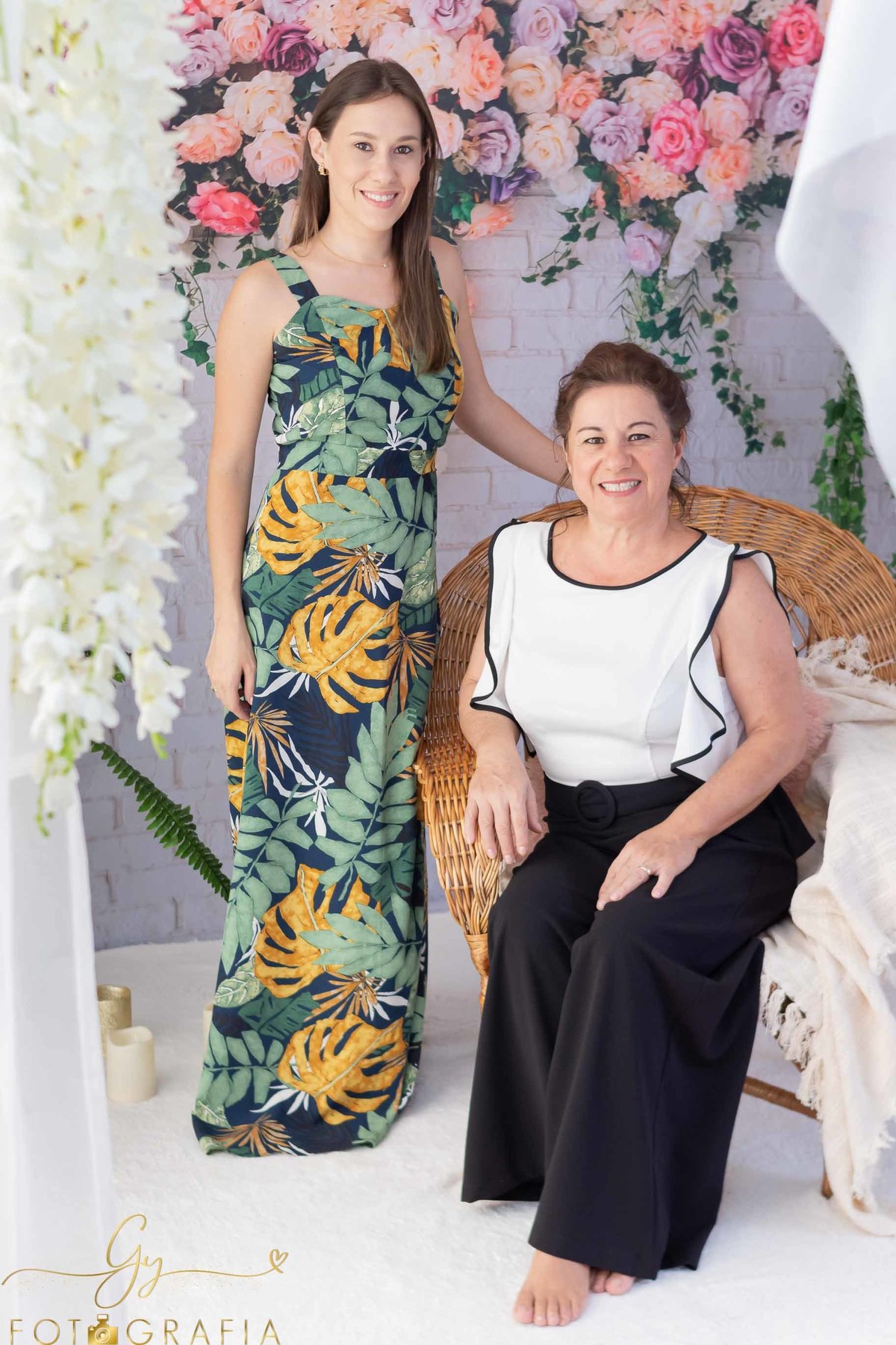 Ensaio dia das mães. Fotógrafo em Londrina especializado em gestantes e bebês. Momento registrado pela fotógrafa Giscellayne- Gy Fotografia.