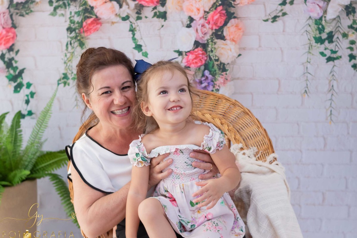 Ensaio dia das mães. Fotógrafo em Londrina especializado em gestantes e bebês. Momento registrado pela fotógrafa Giscellayne- Gy Fotografia.