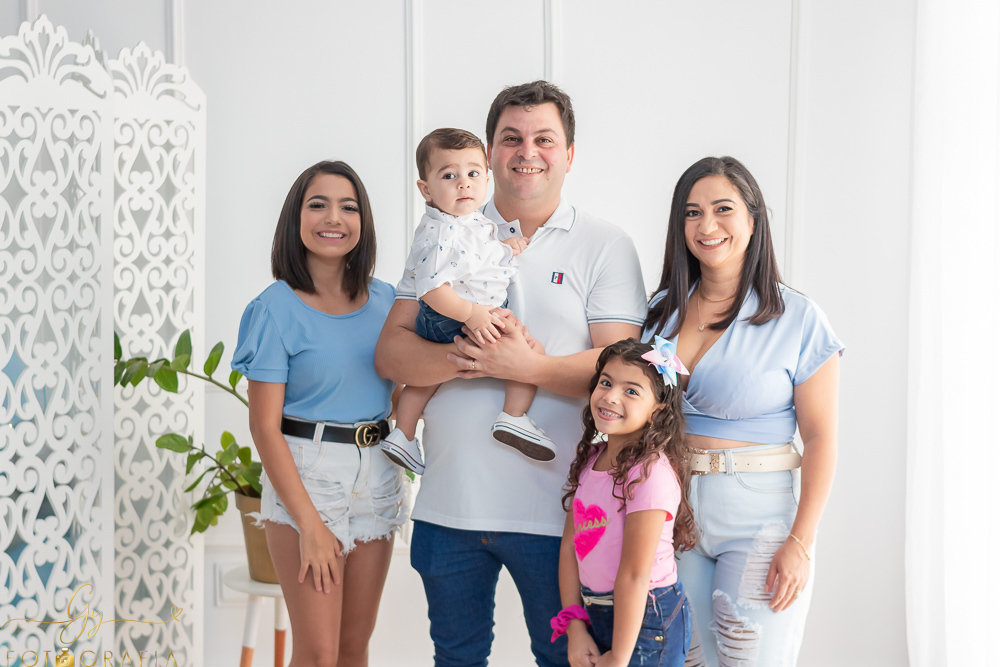 Smash the Cake.
Fotógrafo em Londrina especializado em bebês e gestantes. Momento registrado pela fotógrafa Giscellayne - Gy Fotografia. 