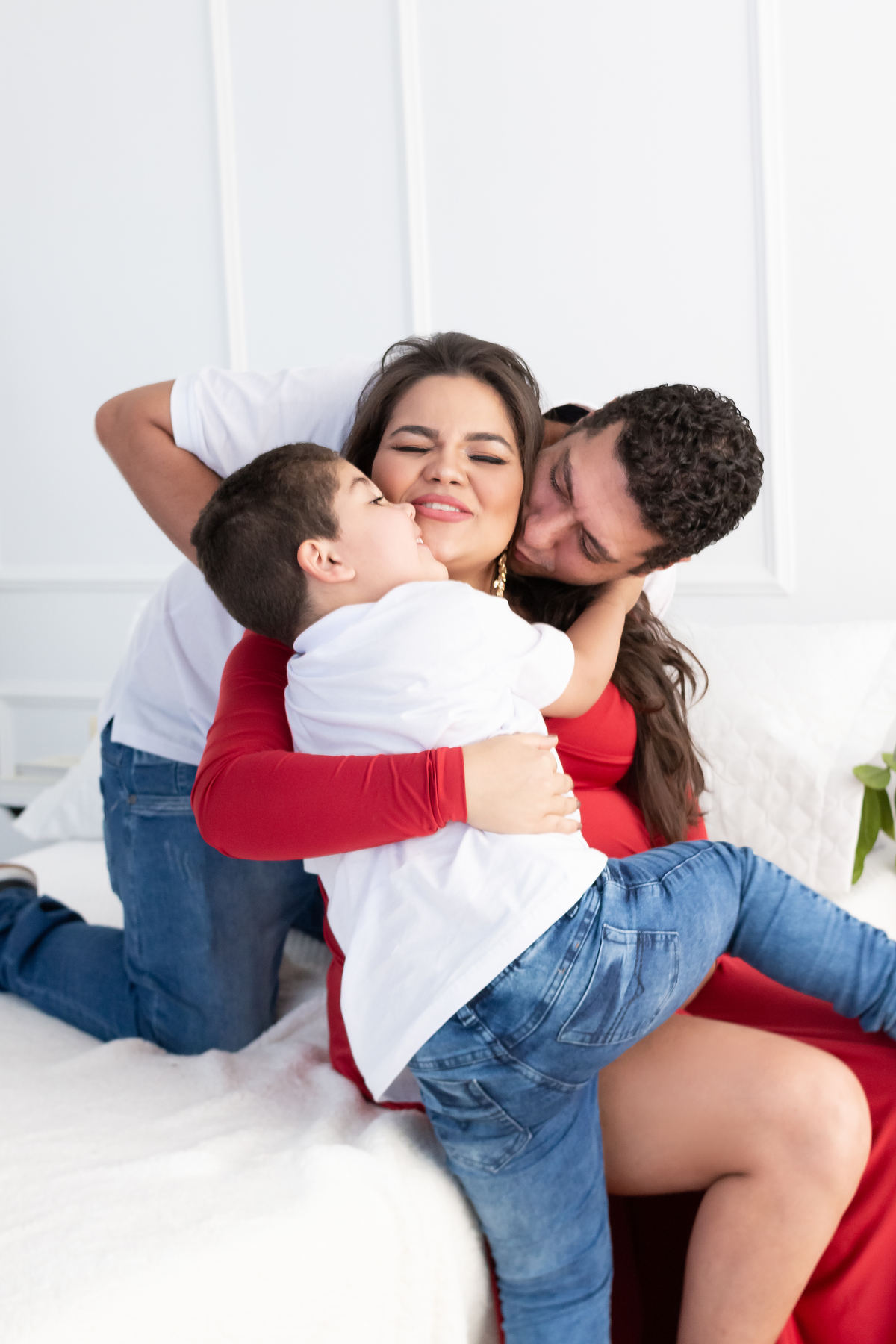 Ensaio da Aline em estúdio. Fotógrafo de gestante em Londrina. Momento registrado pela fotógrafa Giscellayne - Gy fotografia