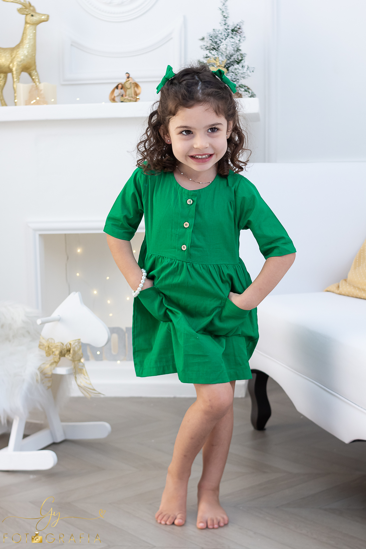 Ensaio de natal em estúdio. Fotógrafo em Londrina especializado em ensaios de bebês e crianças. Momento registrado pela fotógrafa Giscellayne - Gy fotografia