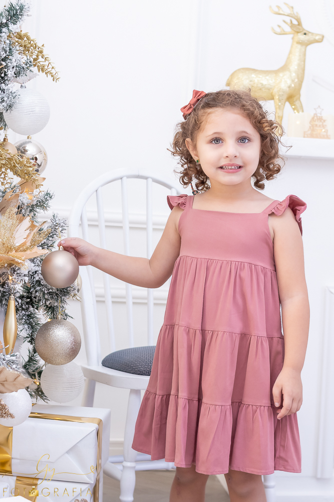 Sarah no seu ensaio de natal!
Sessão de natal com 4 cenários e roupas inclusas! Fotógrafo em Londrina especializado em ensaios de bebês e crianças!
Momento registrado pela fotógrafa Giscellayne | Gy fotografia.